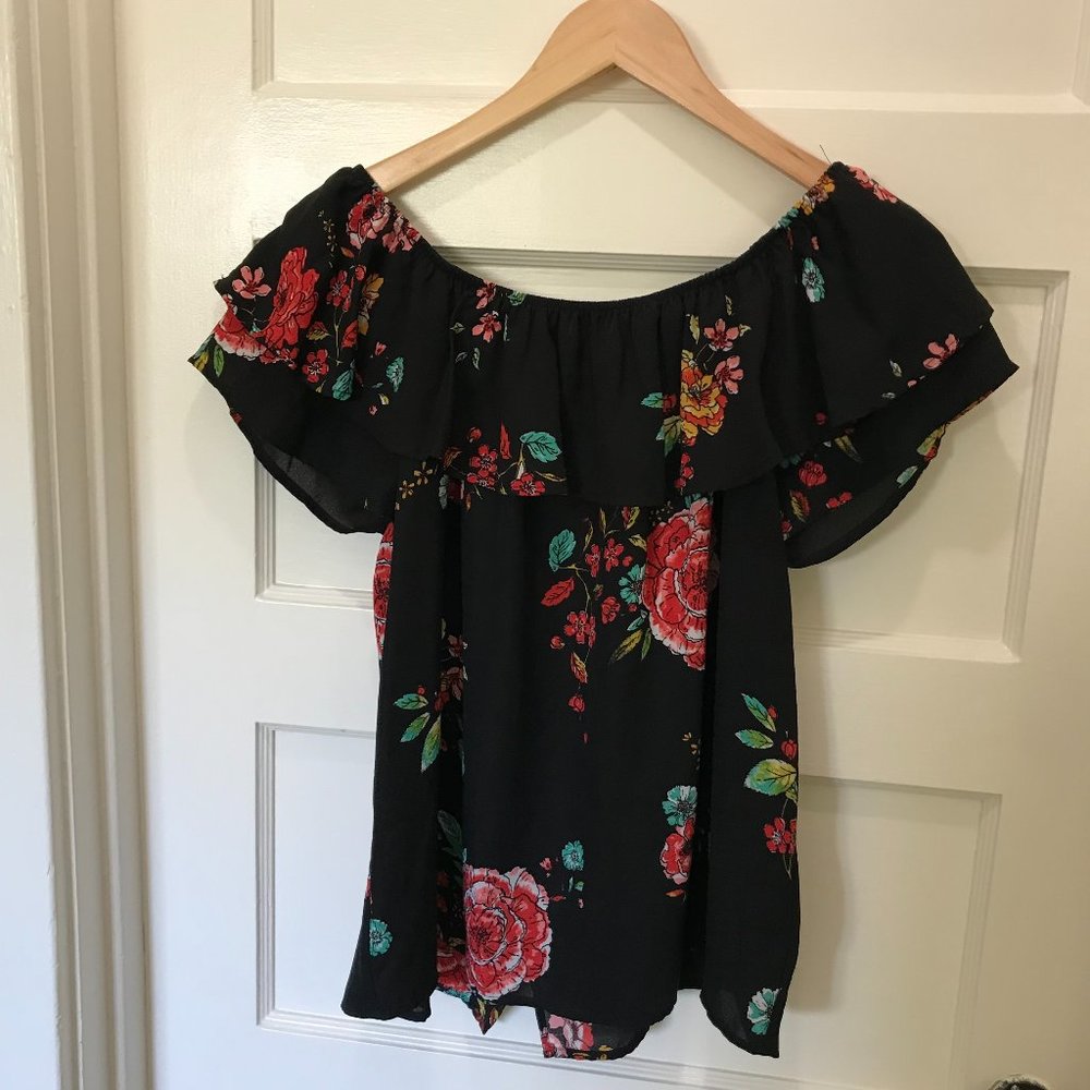 Off-shoulder floral blouse L